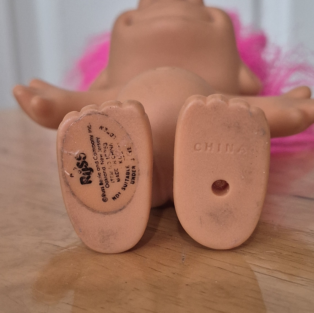 Vintage Russ Troll Doll With Pink Hair  And Brown Eyes - Picture 6 of 6